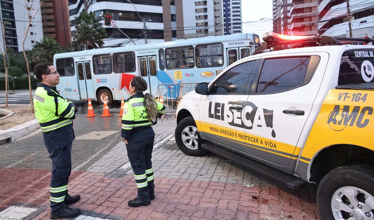 bloqueio de trânsito na Av. Beira-Mar